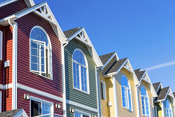 Townhouses with Vinyl Siding