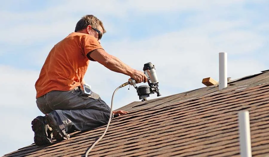 professional-roofer Professional Roof Replacement in Maryland